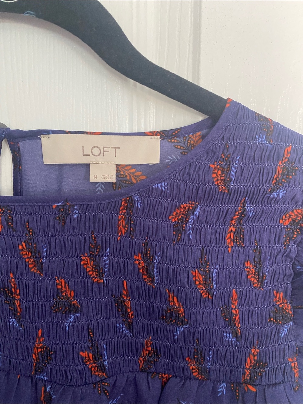 ⭐️4/$20⭐️ LOFT Sleeveless Ruffle Shell - Picture 3 of 4
